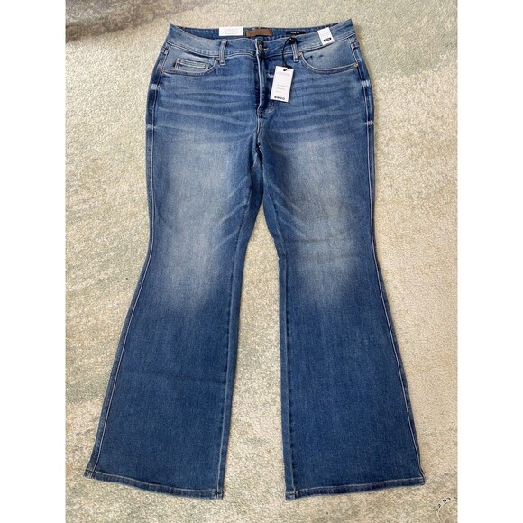 NWT Judy Blue Size 18W Mid Rise Trifecta Flare 2.0 Tummy Control Jeans Flared - Picture 1 of 9